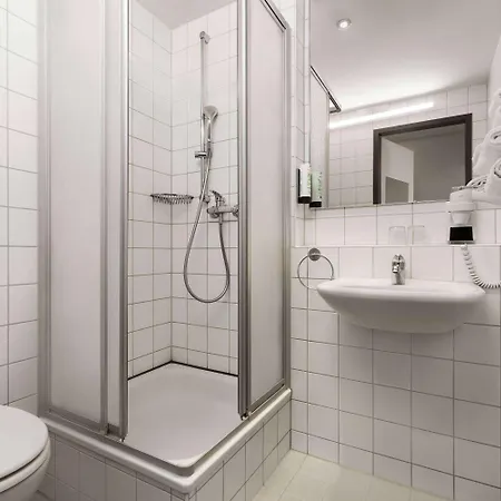 Amedia Express Passau, Trademark Collection By Wyndham Готель 3*